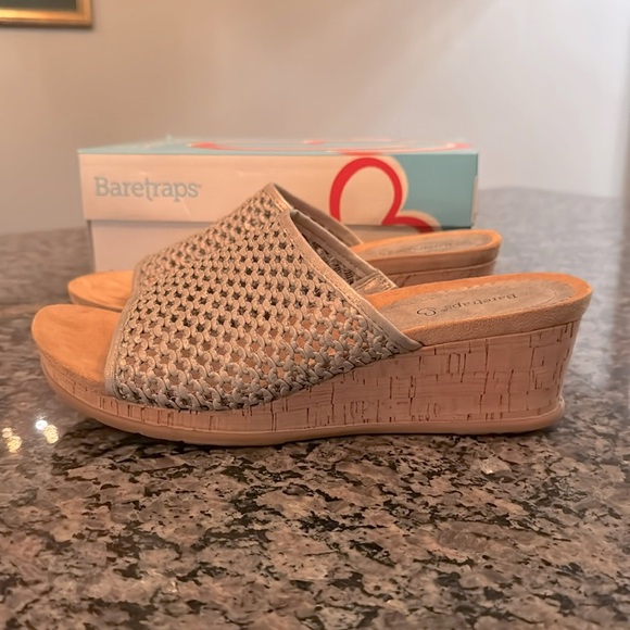 BareTraps Shoes - Baretraps Flossey champagne cork 2” wedge slide on sandals NIB 10M